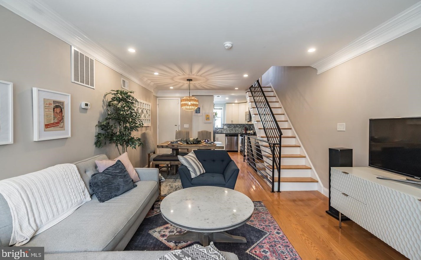 2219 Montrose St, Philadelphia PA  19146-2529 exterior