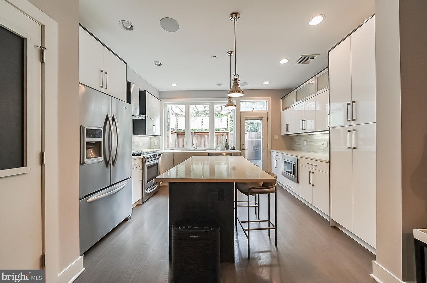 1159 19th St, Philadelphia PA  19146-2936 exterior