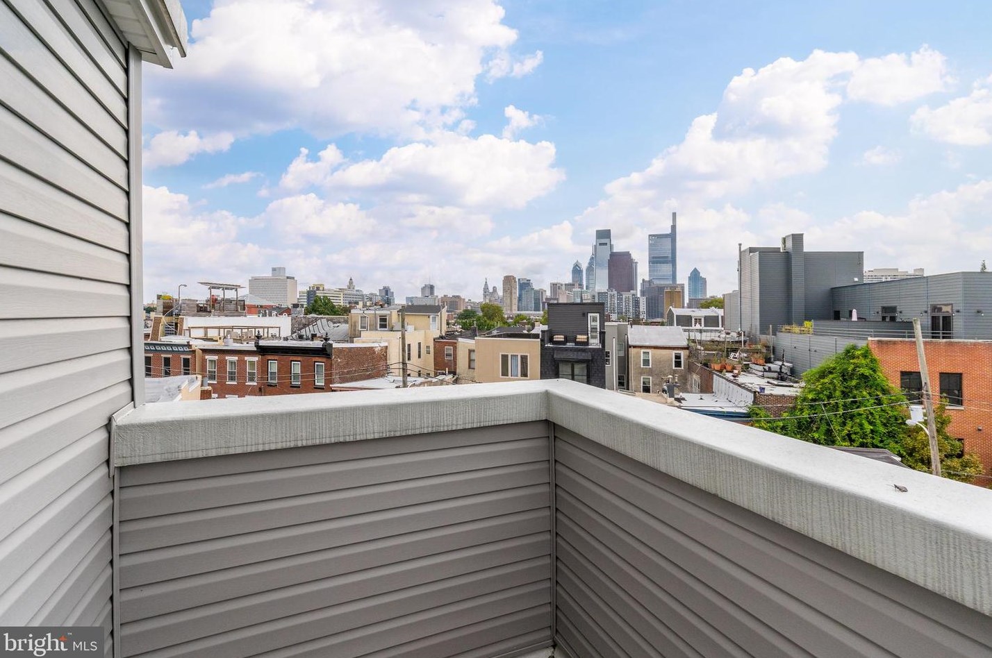 724 Shirley St, Philadelphia PA 19130-2826 exterior