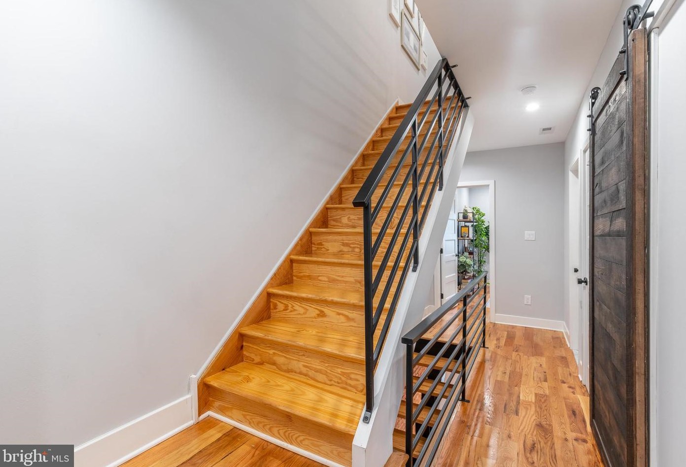 724 Shirley St, Philadelphia PA 19130-2826 exterior