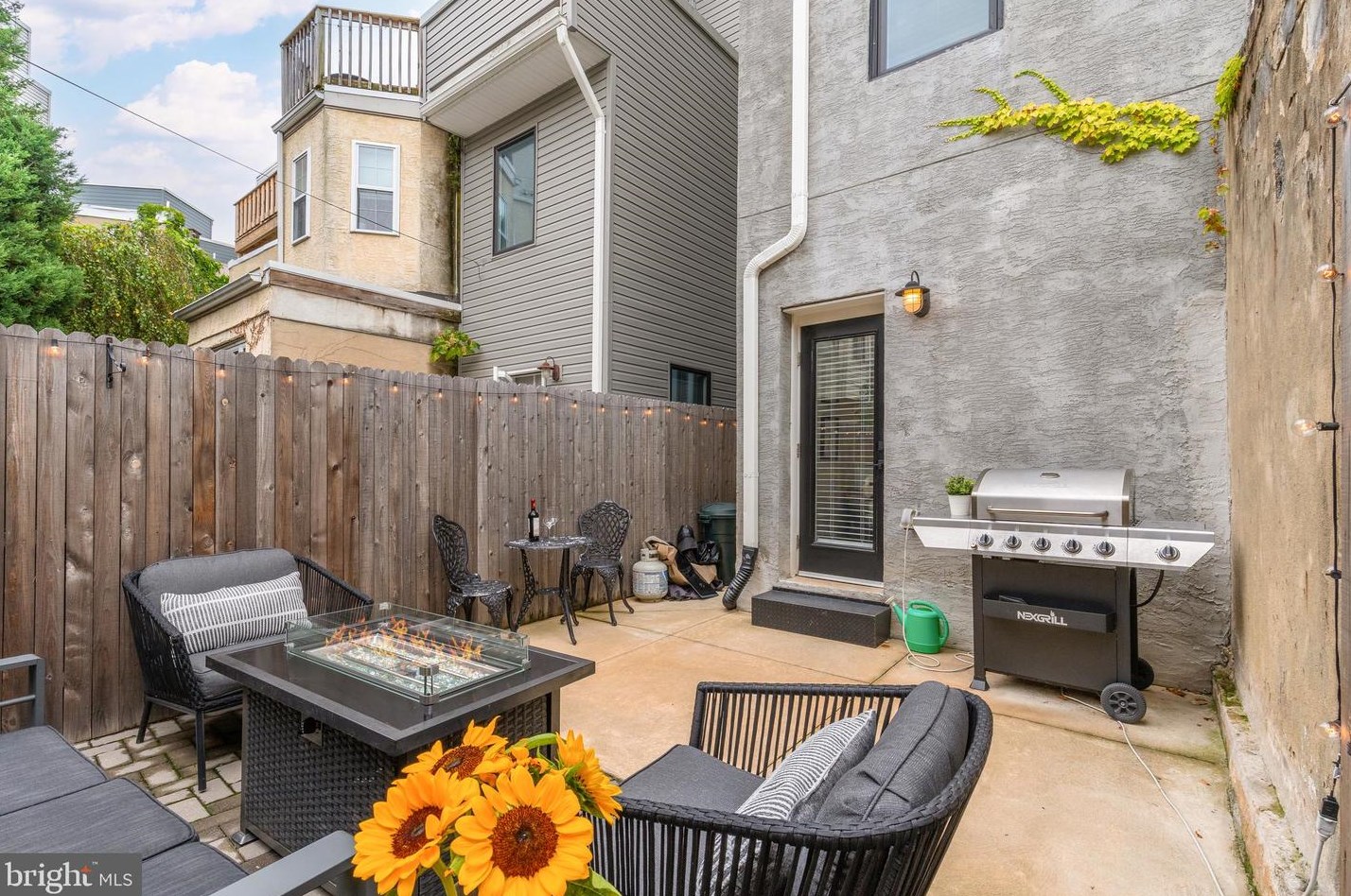 724 Shirley St, Philadelphia PA 19130-2826 exterior