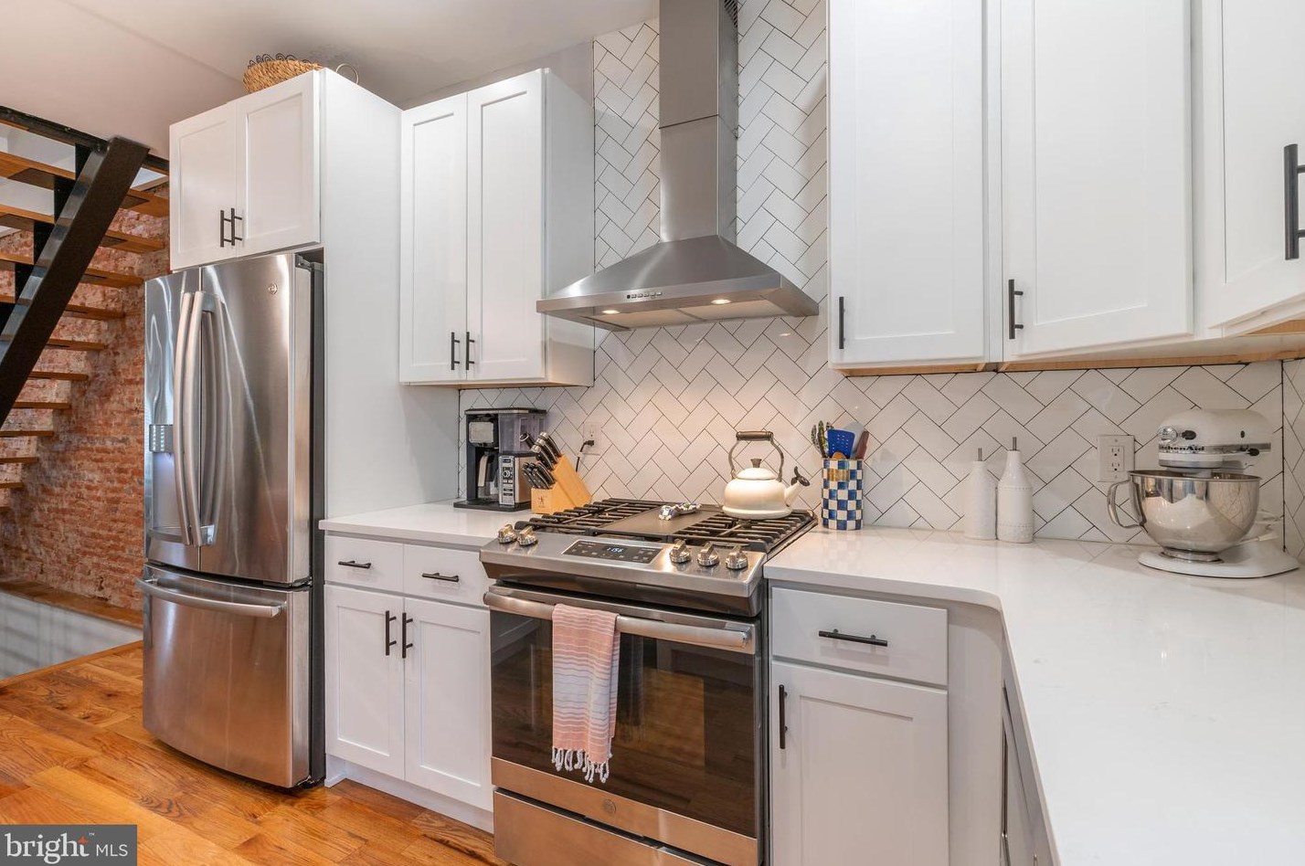 724 Shirley St, Philadelphia PA 19130-2826 exterior