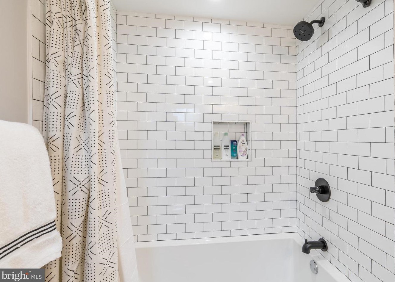 724 Shirley St, Philadelphia PA 19130-2826 exterior