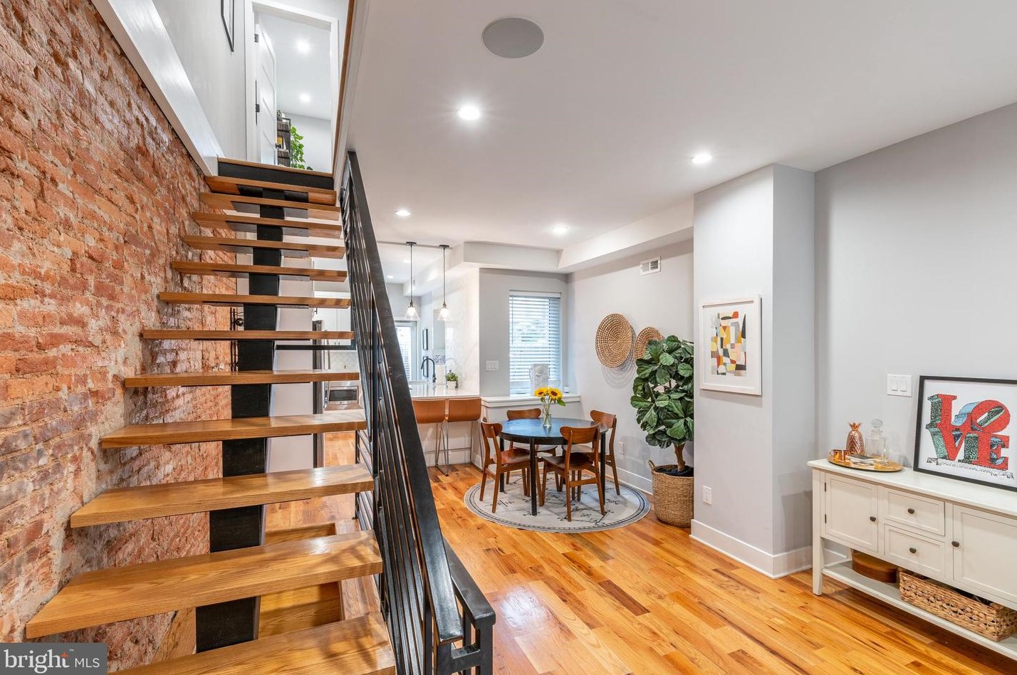 724 Shirley St, Philadelphia PA 19130-2826 exterior