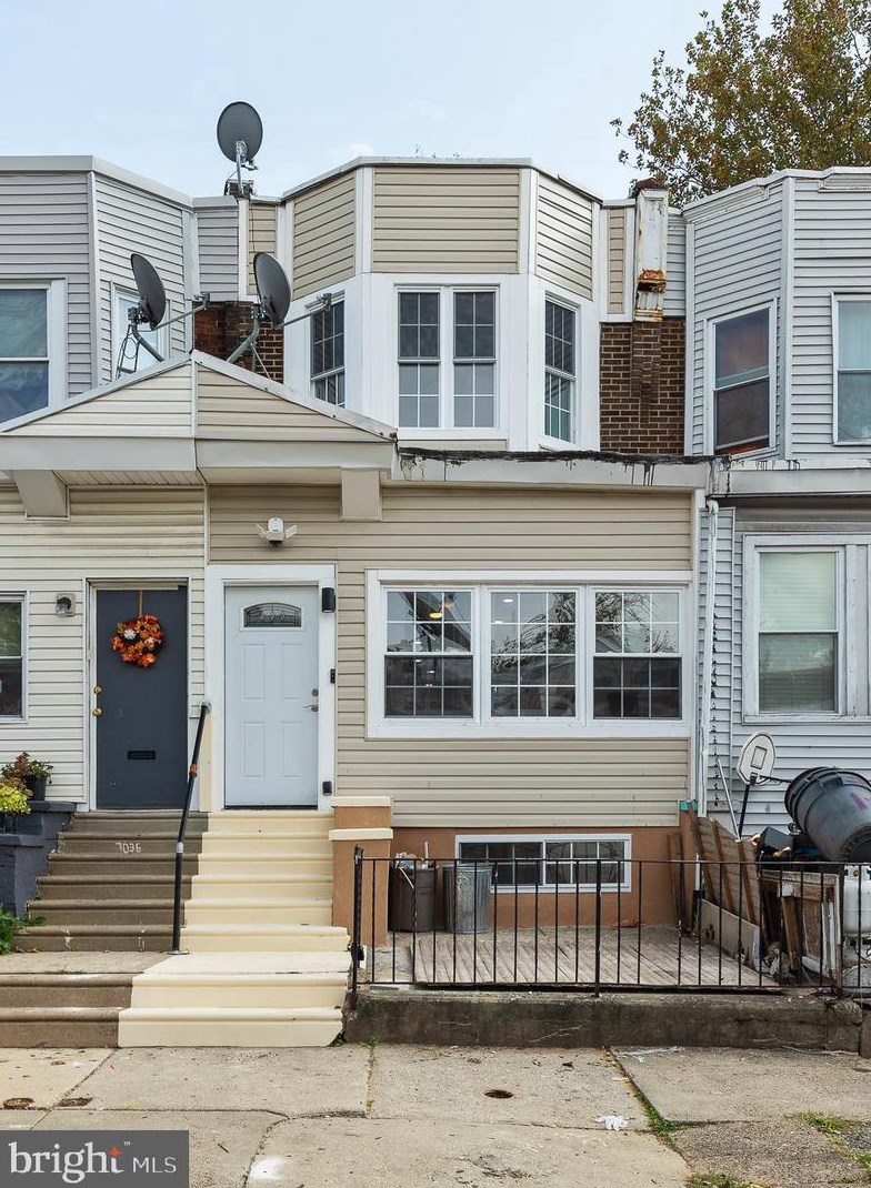 7038 Saybrook Ave, Philadelphia PA  19142-1124 exterior