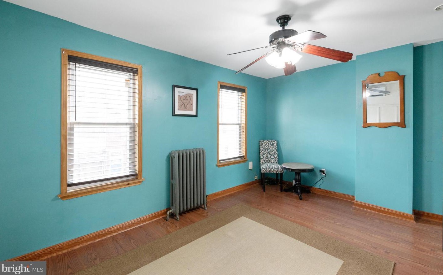 2572 Kern St, Philadelphia PA 19125-1711 exterior