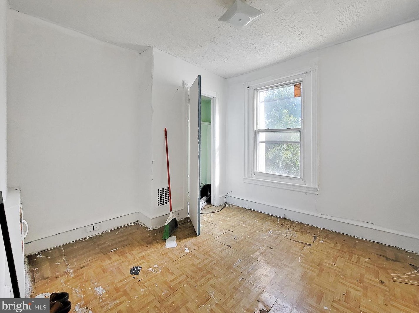 412 Wellens Ave, Philadelphia PA 19120-3307 exterior