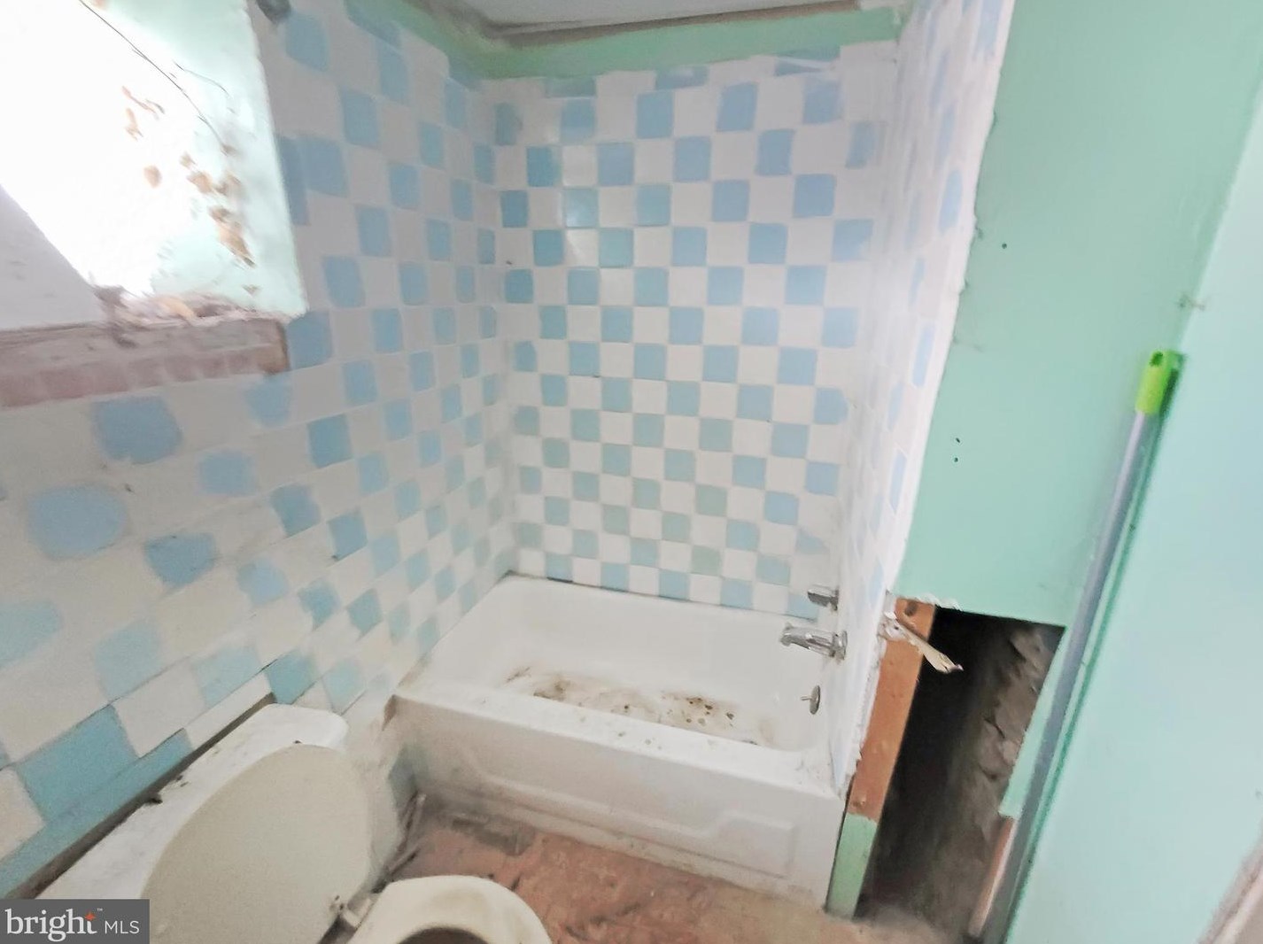 412 Wellens Ave, Philadelphia PA 19120-3307 exterior