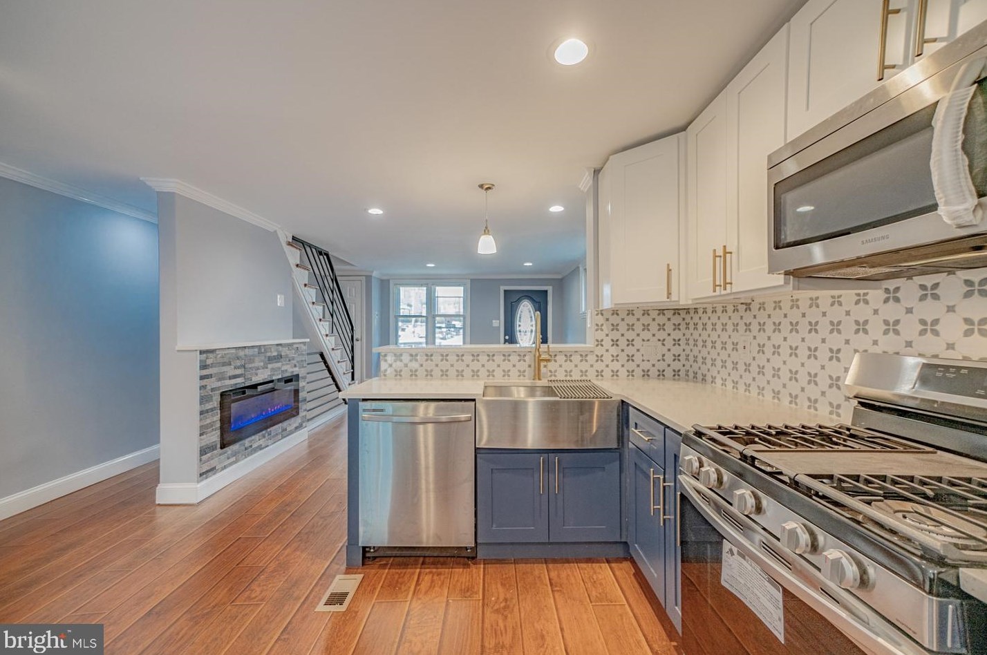 1453 End Dr, Philadelphia PA  19151-2232 exterior