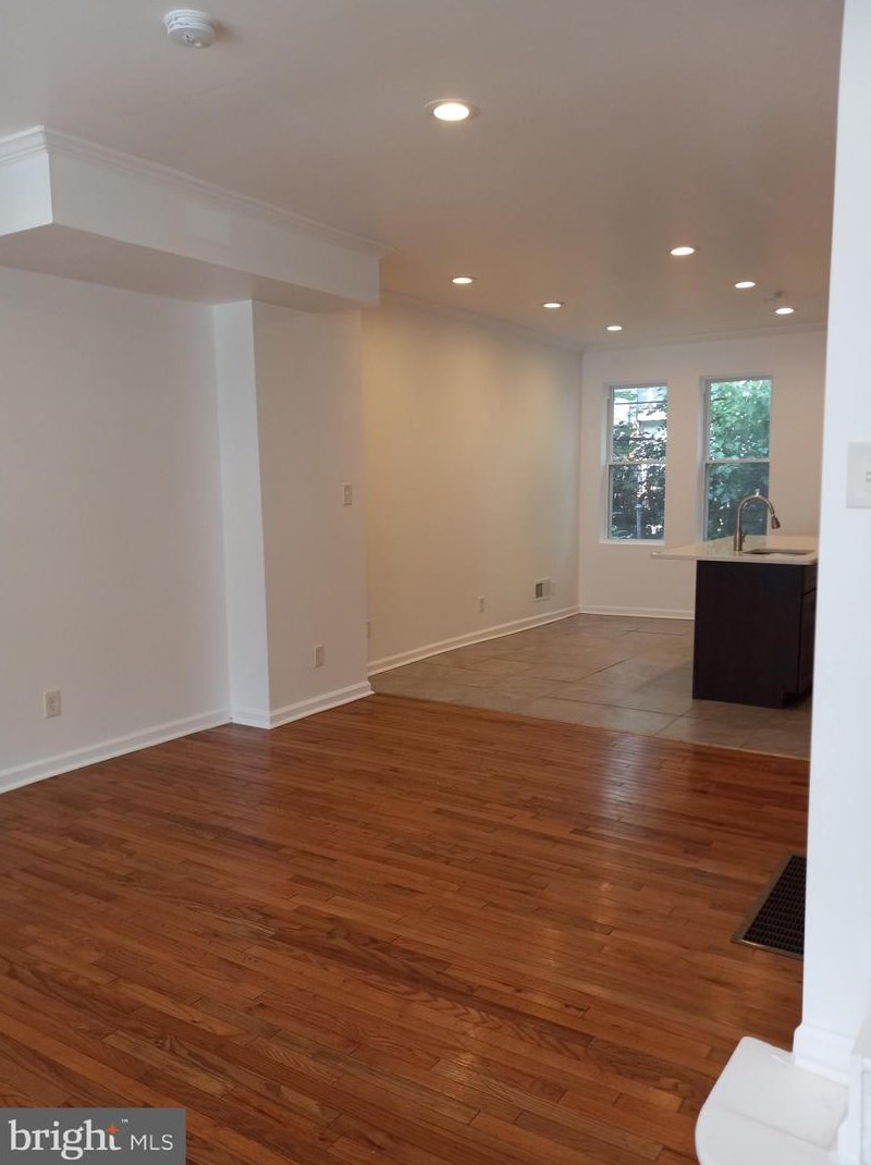 6079 Allman St, Philadelphia PA  19142-1443 exterior