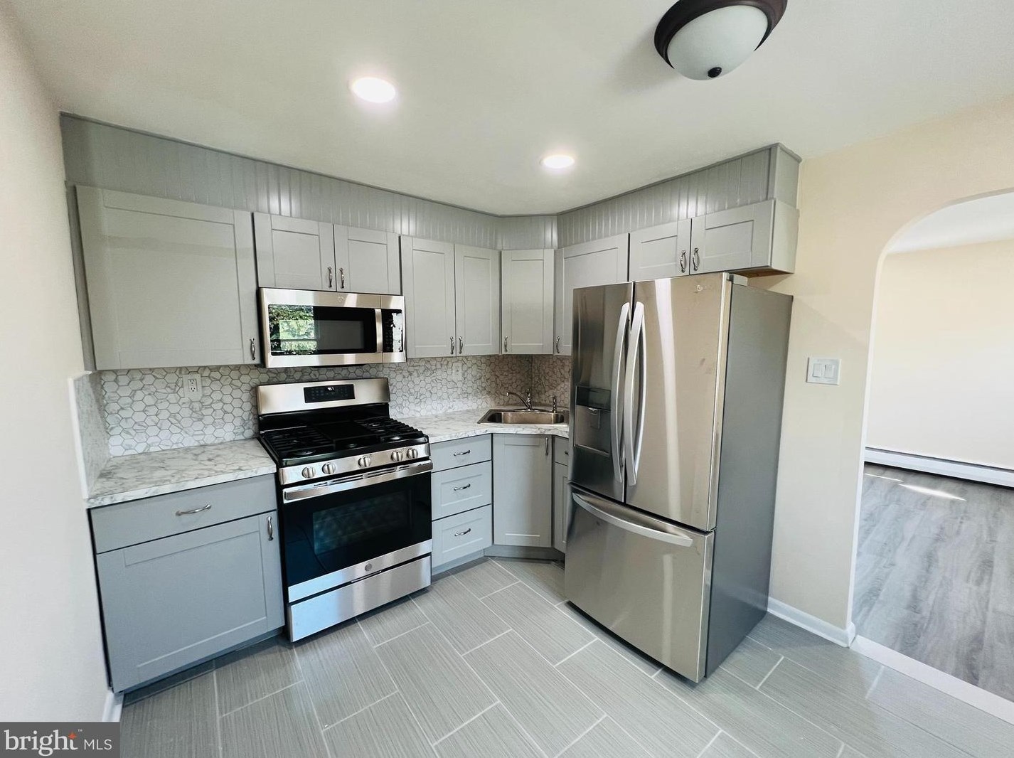 1328 Faunce St, Philadelphia PA  19111-3344 exterior
