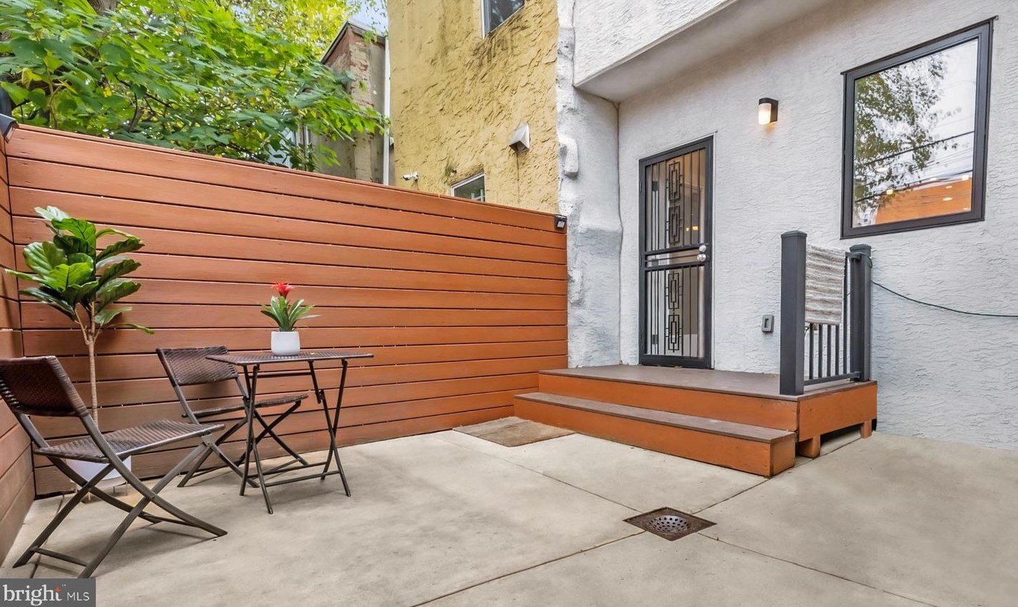 1837 Reed St, Philadelphia PA  19146-4635 exterior