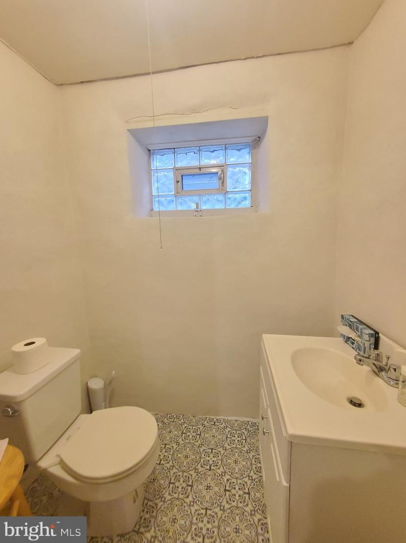 519 Wadsworth Ave, Philadelphia PA  19119-1132 exterior