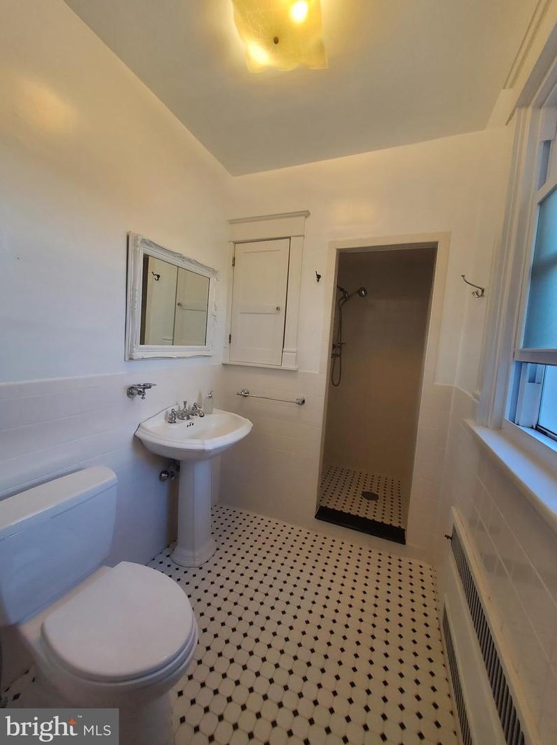 519 Wadsworth Ave, Philadelphia PA  19119-1132 exterior