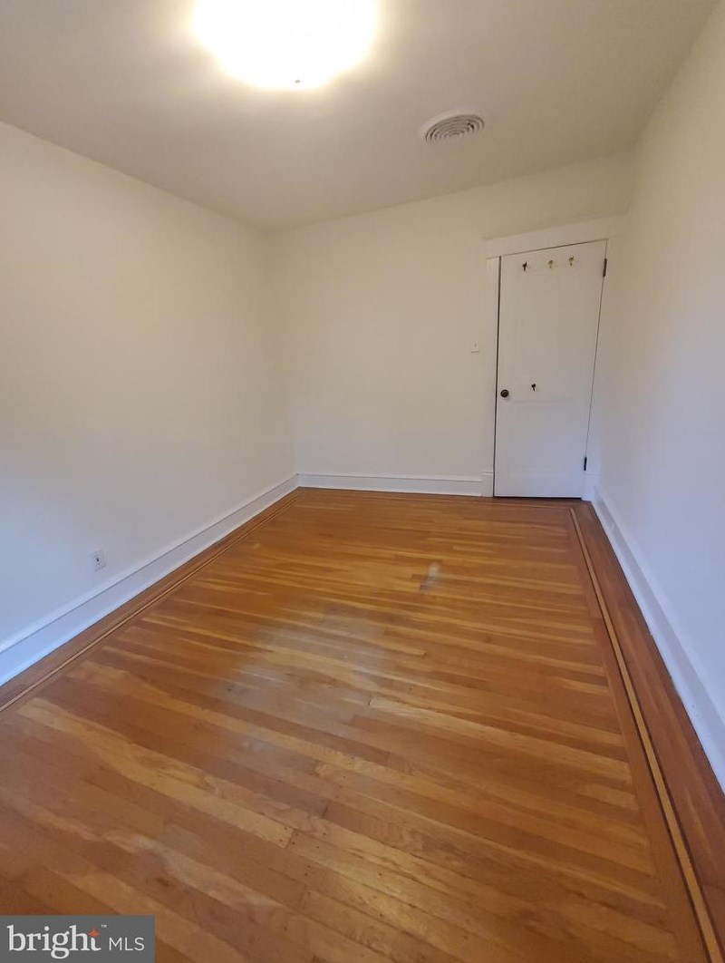 519 Wadsworth Ave, Philadelphia PA  19119-1132 exterior