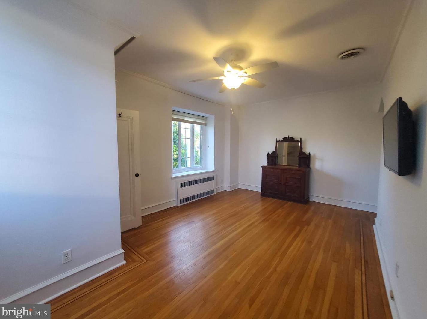 519 Wadsworth Ave, Philadelphia PA  19119-1132 exterior