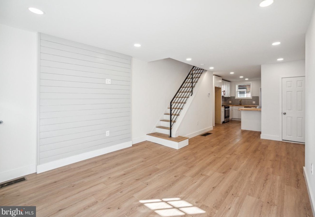 2144 Opal St, Philadelphia PA  19145-3606 exterior