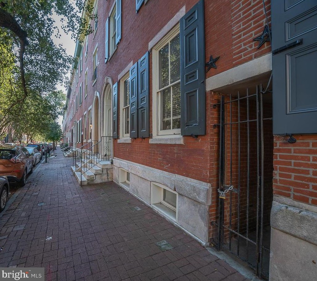 1726 Wallace St, Philadelphia PA  19130-3368 exterior
