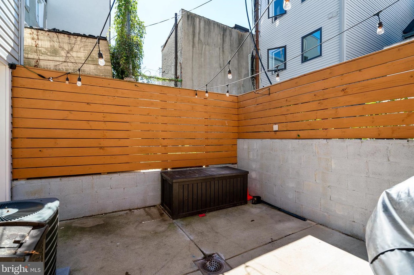 1328 Palethorp St, Philadelphia PA  19122-4512 exterior