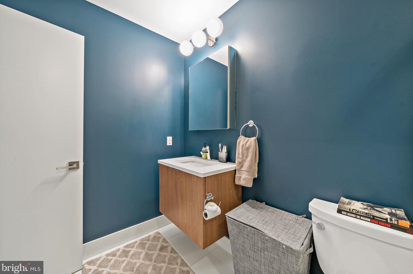 807 Taney St, Philadelphia PA 19130-1816 exterior