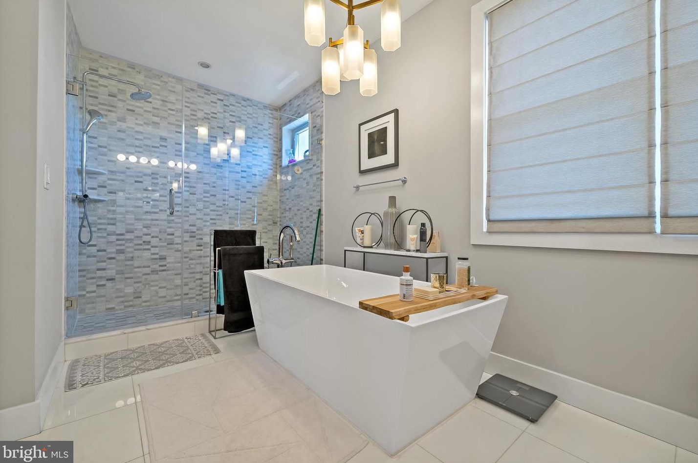 807 Taney St, Philadelphia PA 19130-1816 exterior