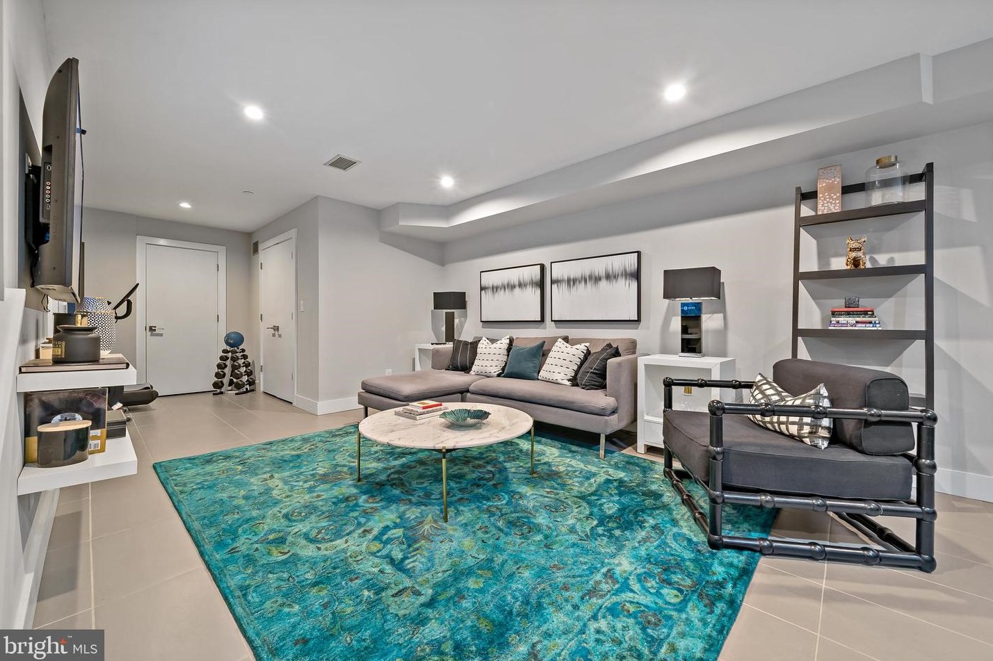 807 Taney St, Philadelphia PA 19130-1816 exterior