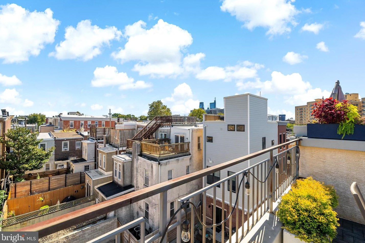 807 Taney St, Philadelphia PA 19130-1816 exterior