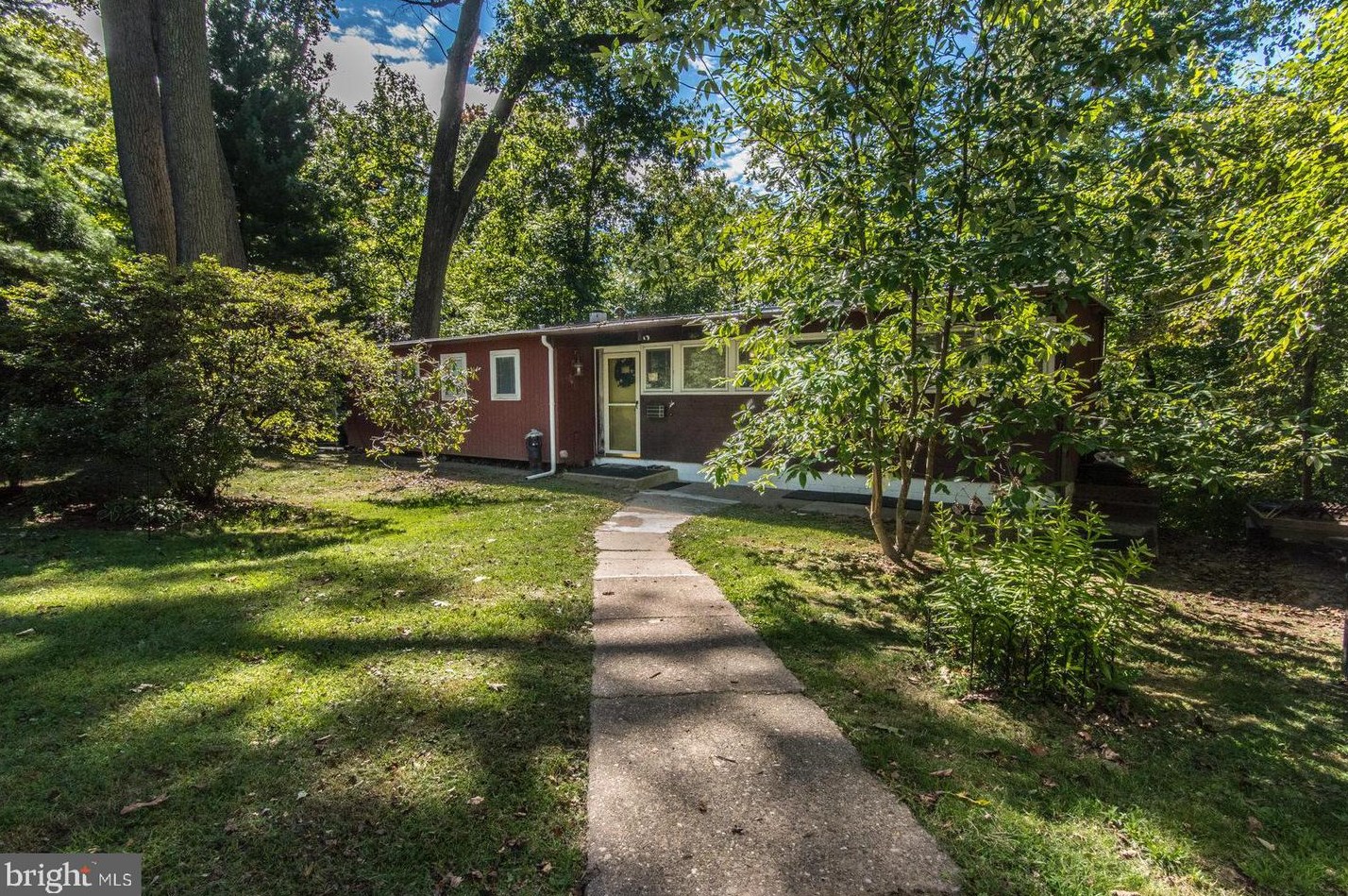 3 Longford St, Philadelphia PA 19136-2028 exterior