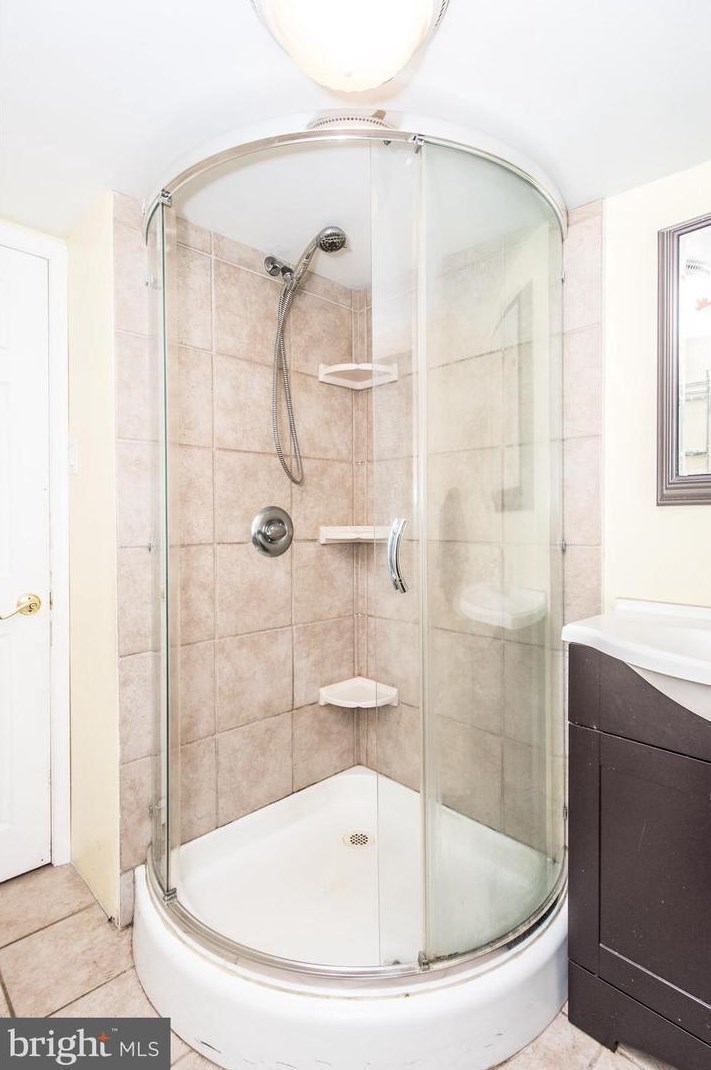 3 Longford St, Philadelphia PA 19136-2028 exterior