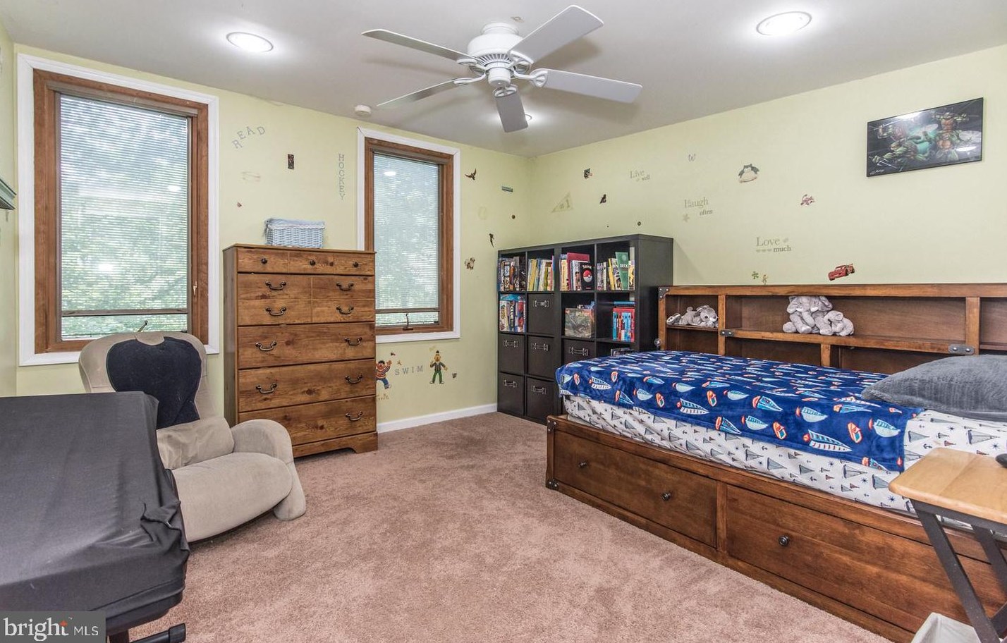 3 Longford St, Philadelphia PA 19136-2028 exterior