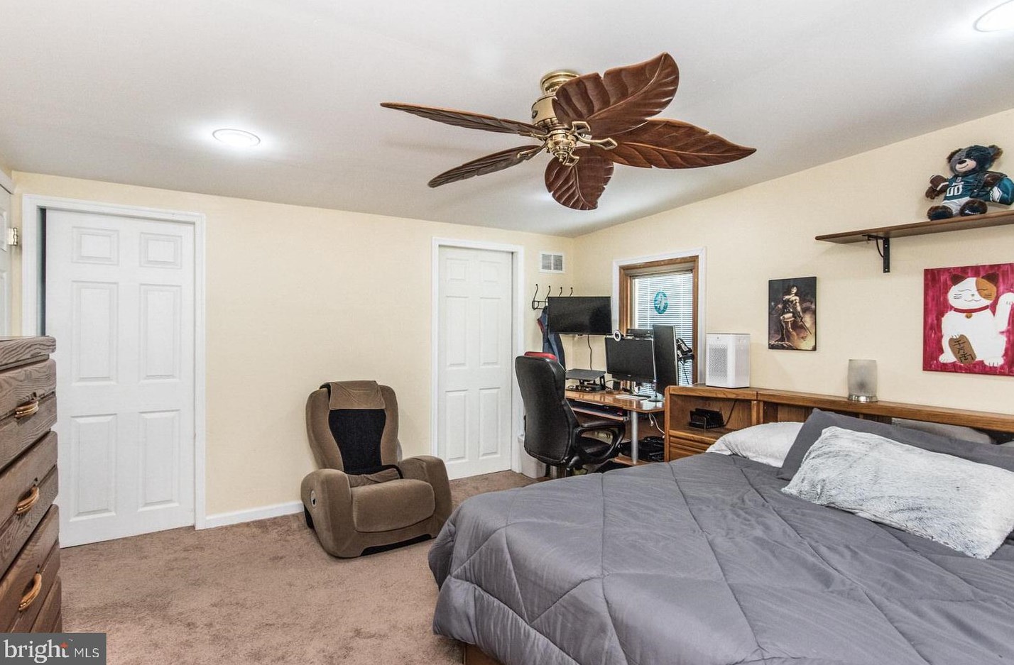 3 Longford St, Philadelphia PA 19136-2028 exterior