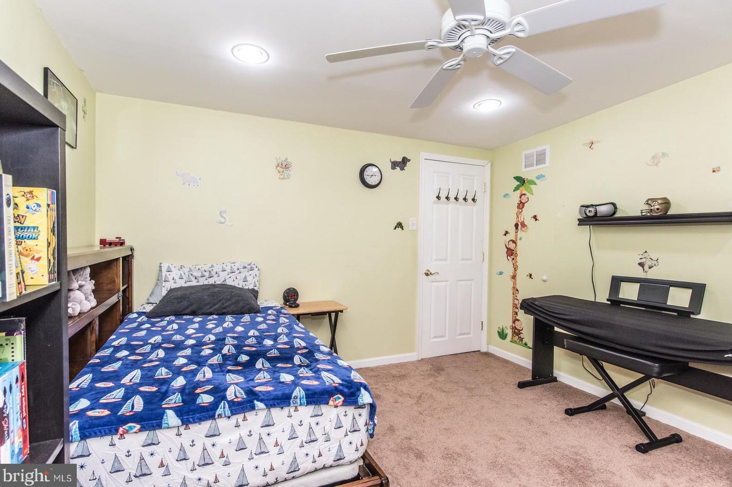 3 Longford St, Philadelphia PA 19136-2028 exterior