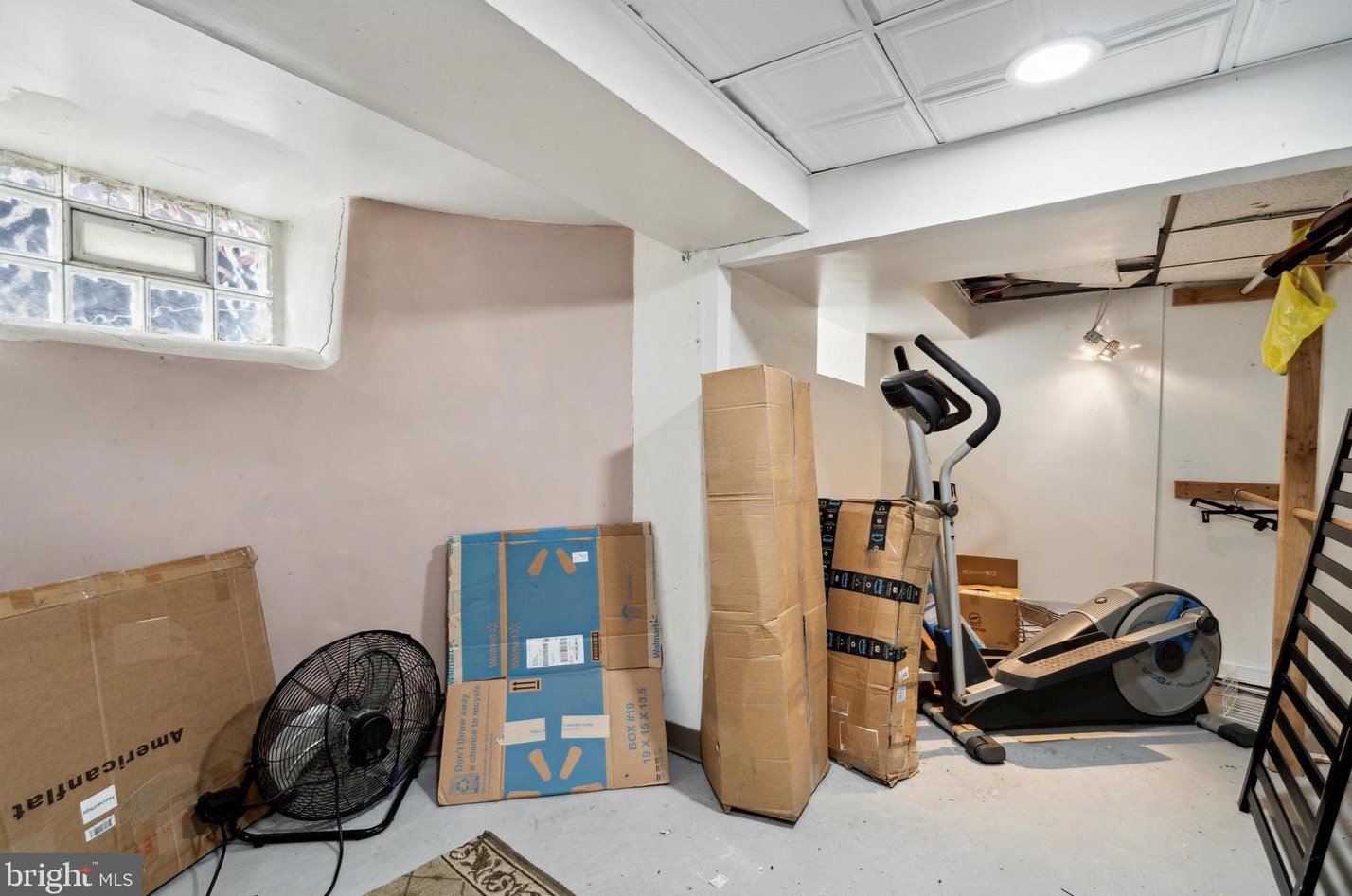 220 Fisher Ave, Philadelphia PA 19141-4016 exterior