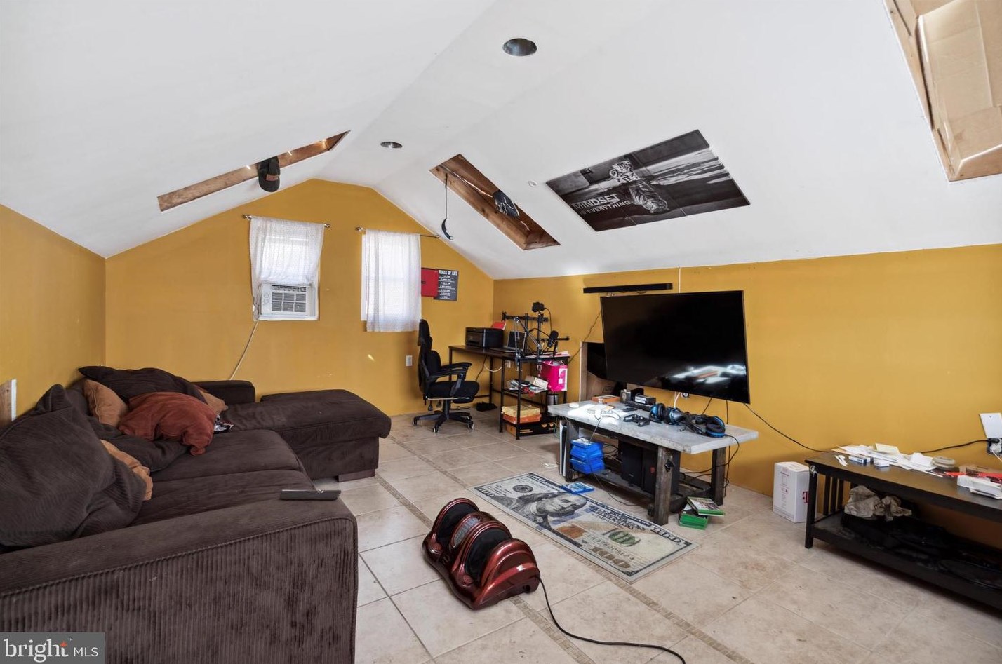 220 Fisher Ave, Philadelphia PA 19141-4016 exterior