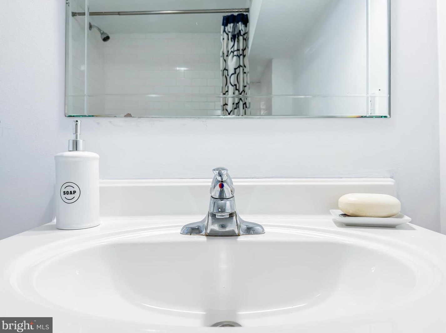 1733 Wallace St, Philadelphia PA 19130-3361 exterior