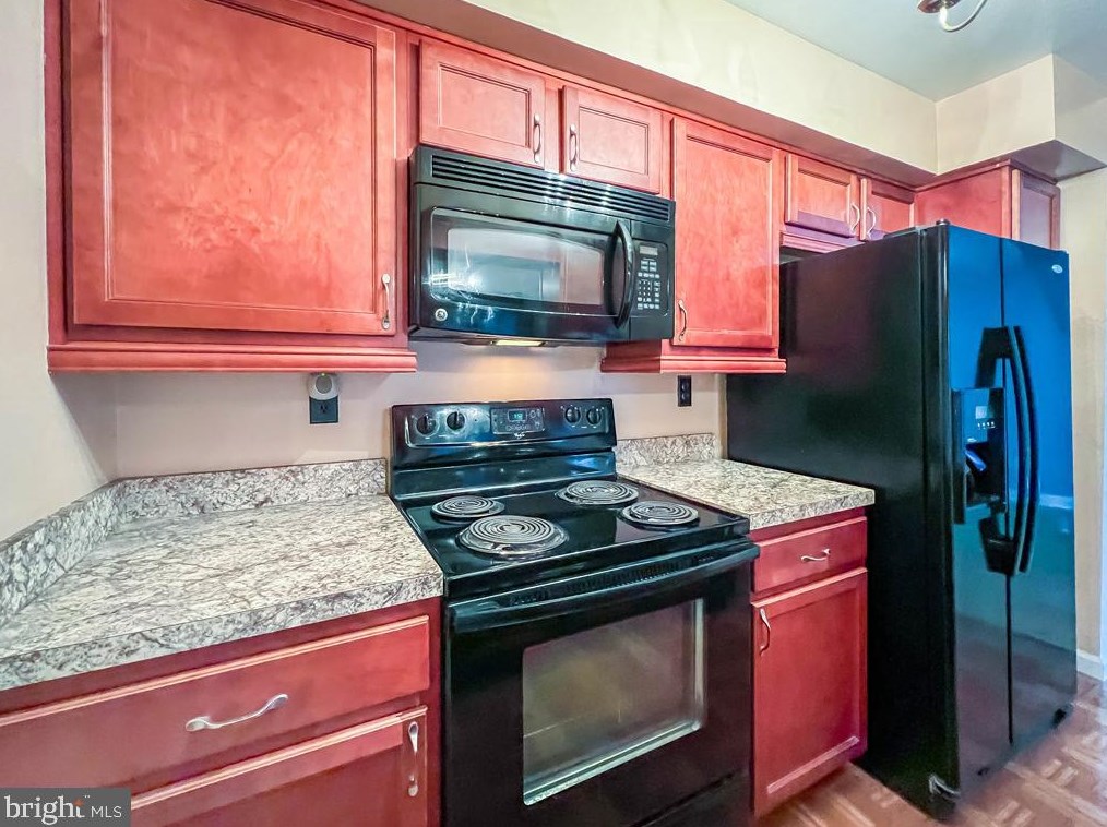 8528 Lyons Pl, Philadelphia PA  19153-1912 exterior