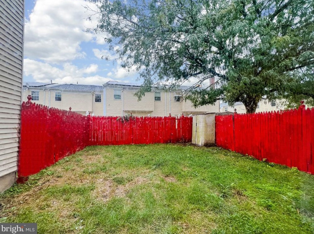 8528 Lyons Pl, Philadelphia PA  19153-1912 exterior