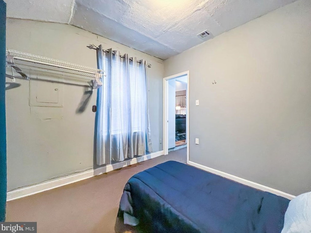 8528 Lyons Pl, Philadelphia PA  19153-1912 exterior