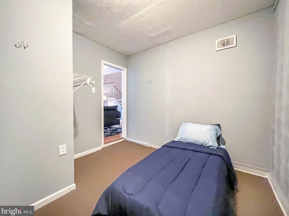 8528 Lyons Pl, Philadelphia PA  19153-1912 exterior