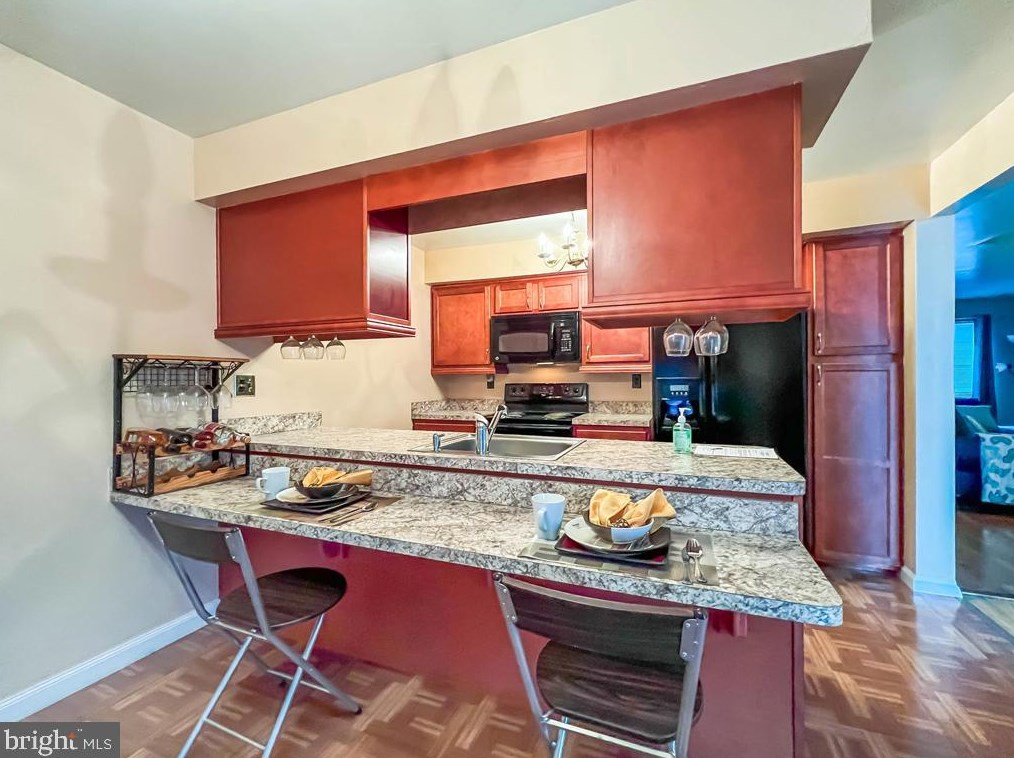 8528 Lyons Pl, Philadelphia PA  19153-1912 exterior