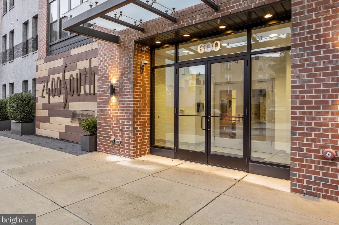 2514 South St, Philadelphia PA  19146-1038 exterior