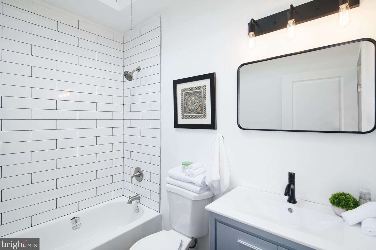 1424 Marston St, Philadelphia PA  19146-3733 exterior