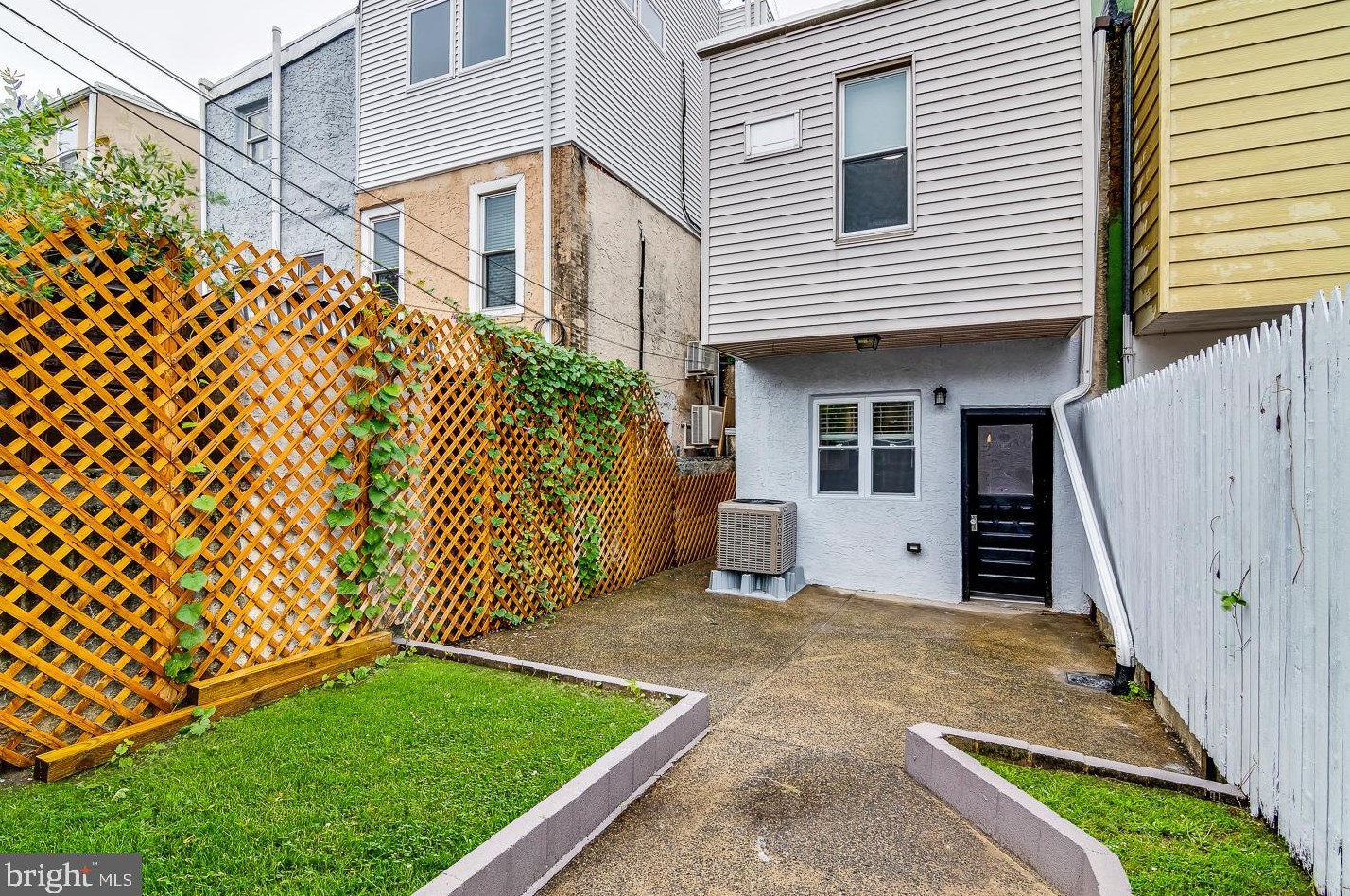 1129 Annin St, Philadelphia PA  19147-4603 exterior