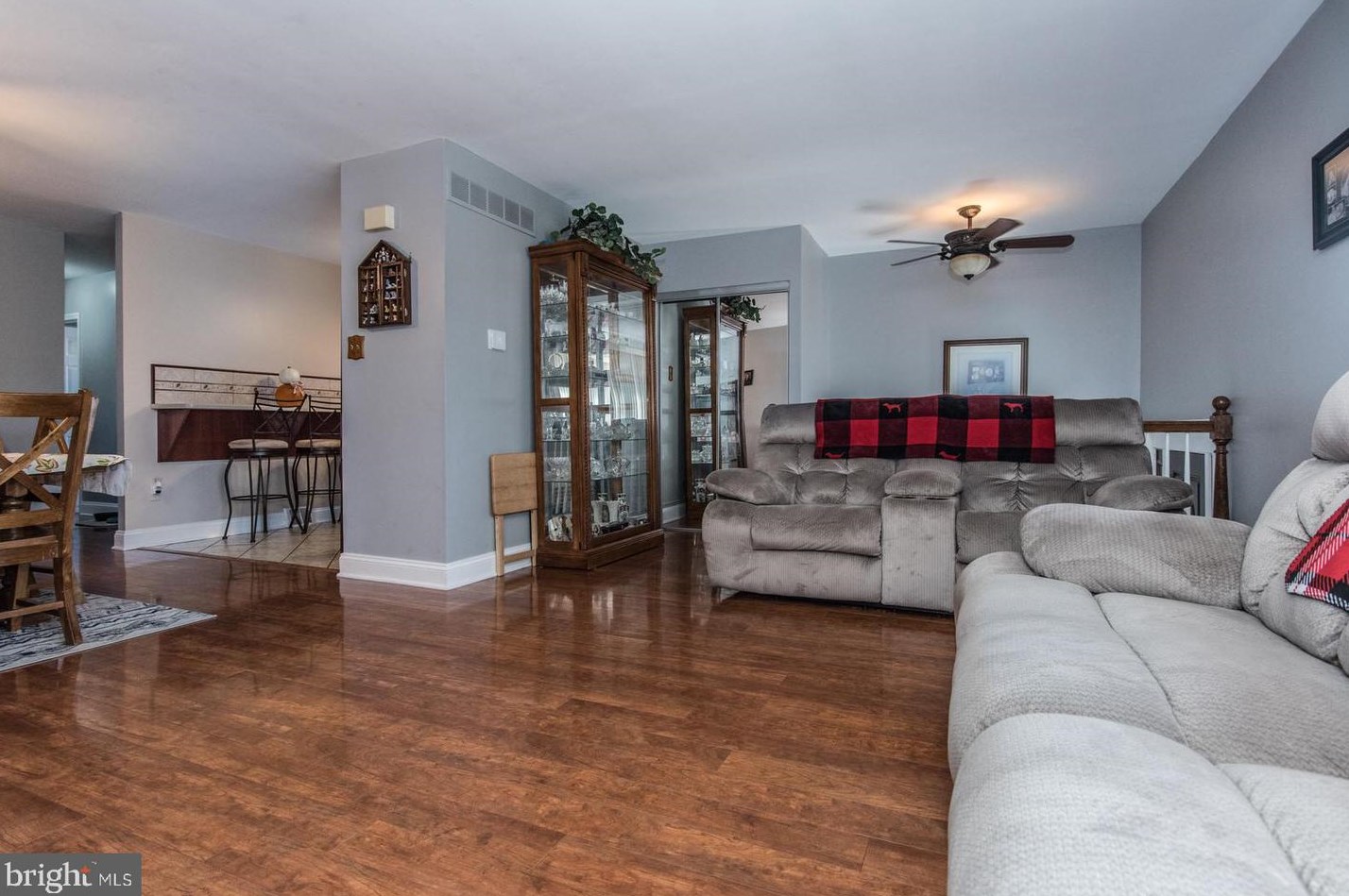 15114 Kallaste Dr, Philadelphia PA 19116-1407 exterior