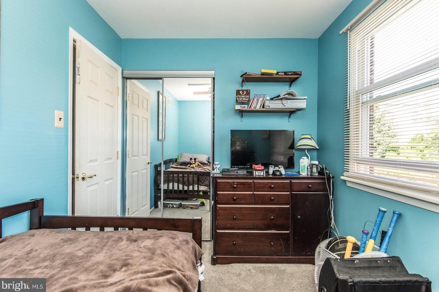 15114 Kallaste Dr, Philadelphia PA 19116-1407 exterior