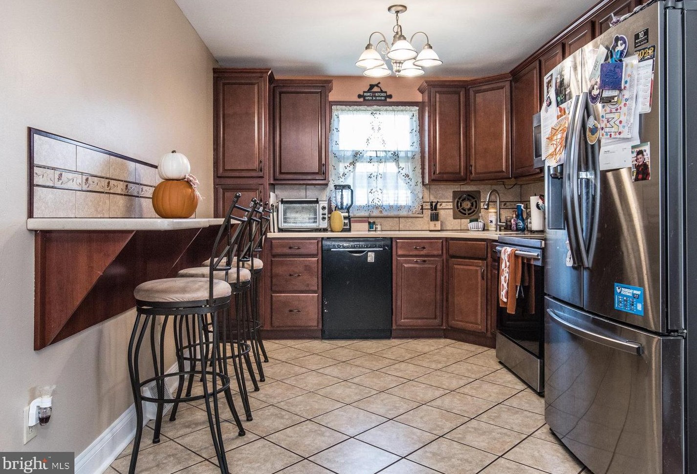 15114 Kallaste Dr, Philadelphia PA 19116-1407 exterior