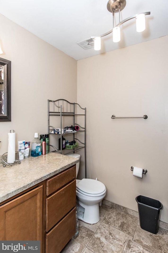 15114 Kallaste Dr, Philadelphia PA 19116-1407 exterior