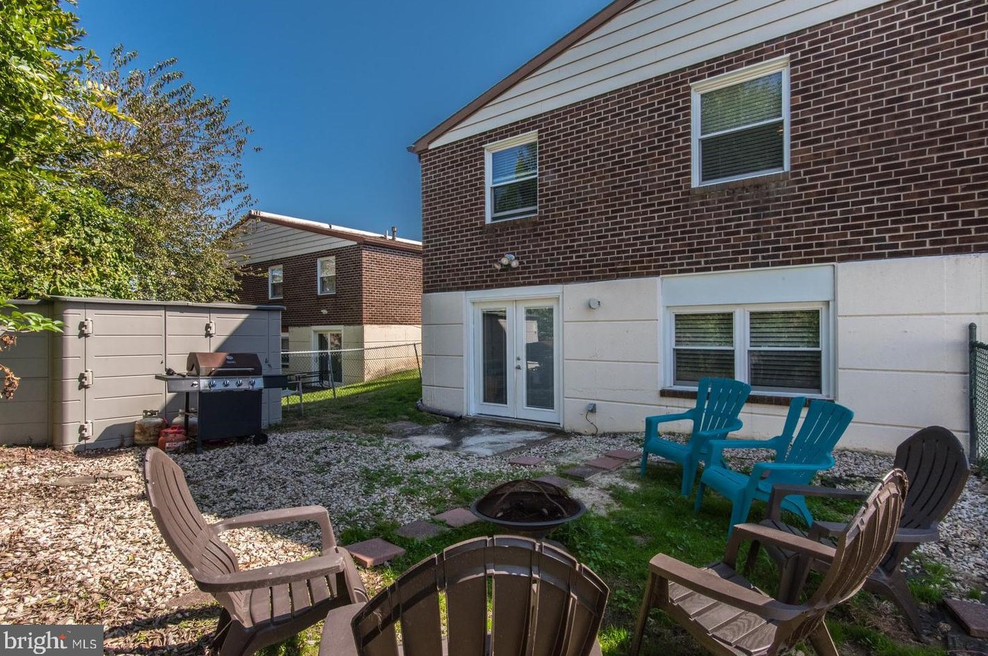 15114 Kallaste Dr, Philadelphia PA 19116-1407 exterior