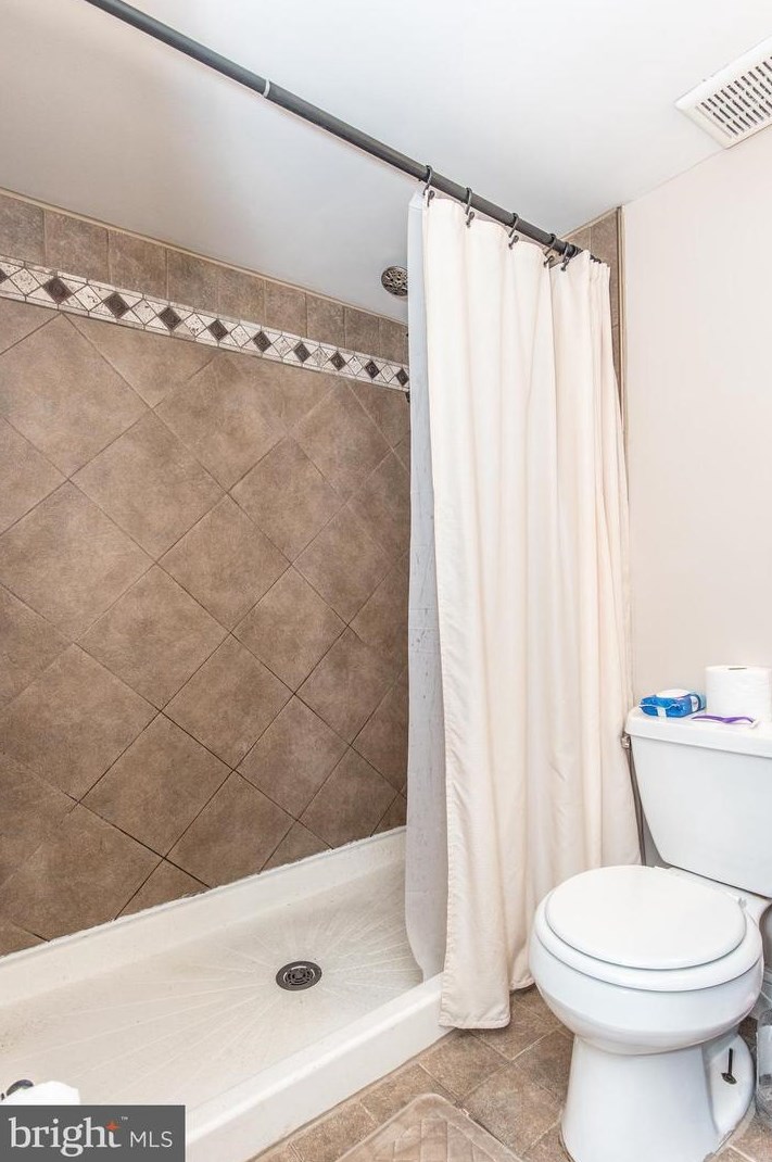 15114 Kallaste Dr, Philadelphia PA 19116-1407 exterior