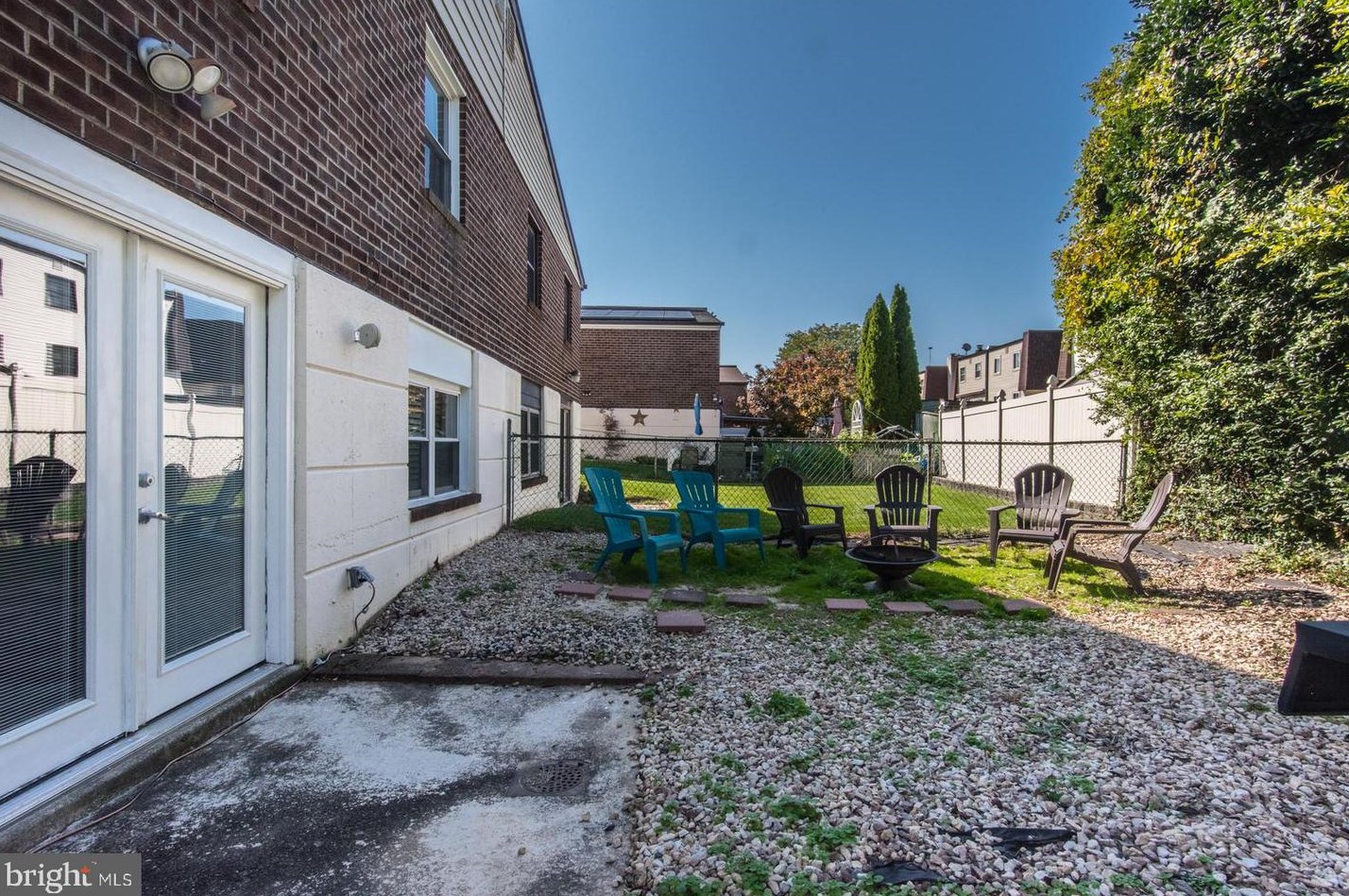 15114 Kallaste Dr, Philadelphia PA 19116-1407 exterior